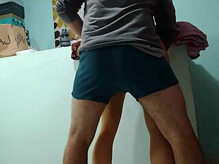 Gordo Viejo Feo Se Folla A Su Hermana Mientras Padres No Estan