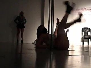 Doctorita Argenta does pole dance here