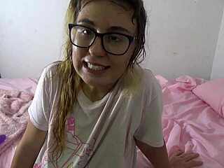 Hey, this petite 18+ girl is doing a dumb self-degradation roleplay in her room