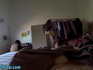 진짜 뚱뚱한 레즈비언 야외에서 핥아줘