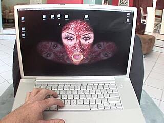 cayden moore loves taking it in her pussy