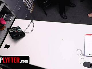 LP agent neemt senators stiefdochter mee naar achterkamer na winkeldiefstal