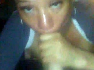 kan denna milf hora suga kuken och svälja varenda droppe