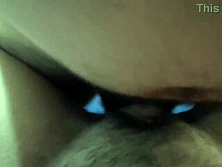 Divino el co�o y las patas de esta chica culona por dios