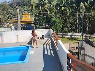 I called the worker on sunday to finish the pool service but waited slutty and he jerked off and came for me