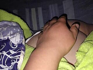 Encuentro A La Mama De Mi Mejor Amigo En La Habitacion Y Me Aprovecho Que Esta Caliente Con Su Ass Grande Y Mojado