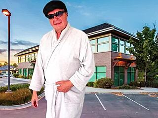 i'm stripping and masturbating in the parking with agarabas and olpr