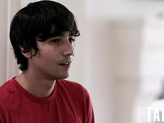 Känner tuttar och blowjob i äkta POV med 18+ spansk amatör små tuttar stor röv