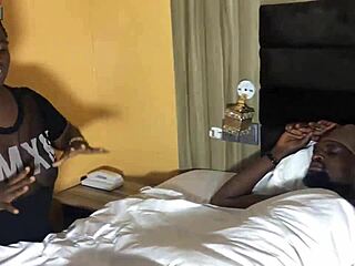 Seksikäs henki vierailee huoneessani hauskanpitoa varten