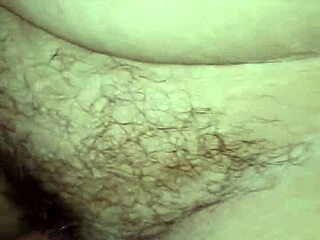 Milf rubs cum into her cervix while masturbating to achieve pregnancy