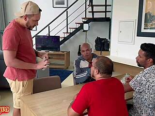 Ela Santa E Marido Corno