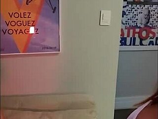 Jebanje sladke pastorke in sperma na njej