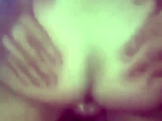 Kypsä latinalainen nussi steppojan toimesta isän ollessa töissä