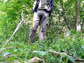 Fat Milf Shows Hairy Cunt In Park!