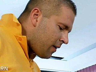 Forró magyar pár basz milfet doggyban seggre spricceléssel