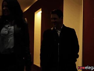 Eurobabe Glam Dapat Creampie Setelah Massage Anal di Sofa