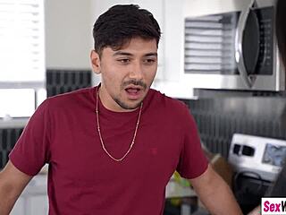 Latina teen stepsister Angel Gostosa commands big dick in hardcore sex!