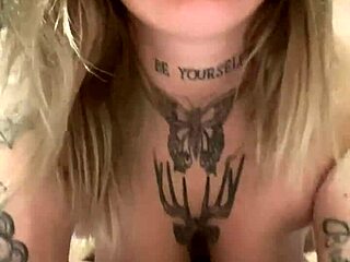 me da fuerte por la conchita hasta mojarme toda y acaba en mi cola