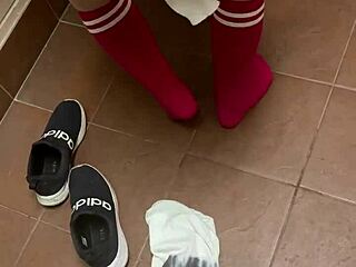 cute girl squirts on big black cock!