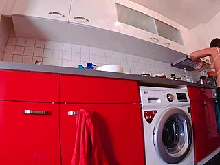 Dare to bare those curvy asses in short jeans and thongs!