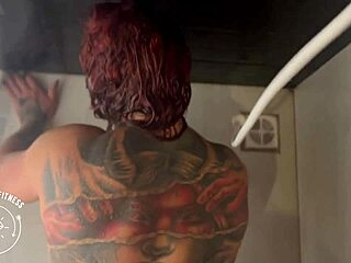 ruiva gostosa é fodida no chão do banheiro e marido goza na boca dela - completo no red