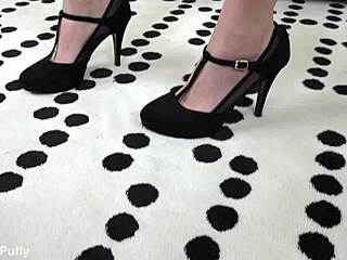 Check out this impressive debut on Wetandpuffy with gaping pussy