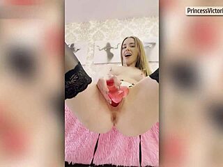 red princess victoria dreams about your cock all day.