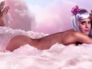 katy perry appears naked