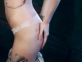 Beautiful milf morgan hovanek poses in lingerie!