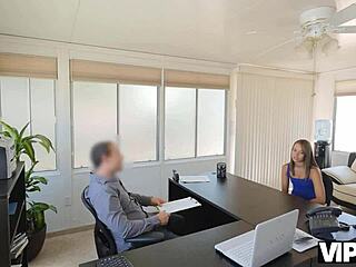 Minyon Esmer Ben İş Yerinde Para Sorunumu Seks Seansı İle Çözdüm