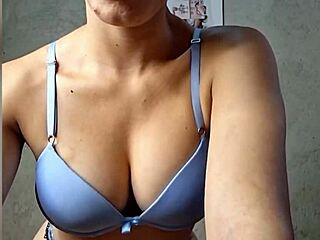 Colombian Bride Shows Pussy!