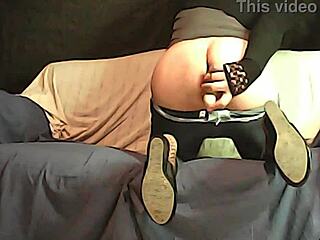 I tell my friend about wearing women's clothes and we roleplay passionately