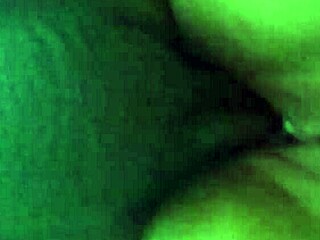 Veneco y Peruana Se Aman en Sesión Íntima con Detalles Peruanos