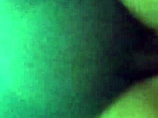 Veneco y Peruana Se Aman en Sesión Íntima con Detalles Peruanos