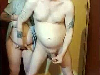 Wow, I let my girlfriend Kelly humiliate me naked on cam while blindfolded until that huge cumshot!