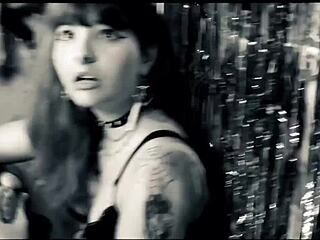 i show my pretty small 18+ feet