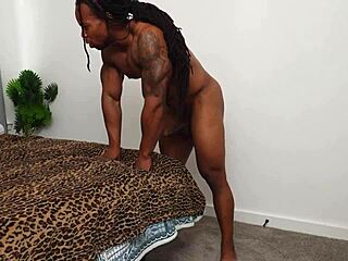 Lyricsky女王様とブルが長旅後BBC激騎乗ファック