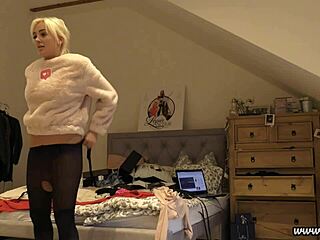 hot petite college girls party in lingerie 😈