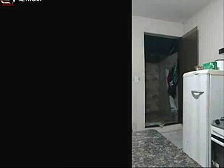 carlos sim�es bodybuilder fucks morena novinha in anal lingerie game