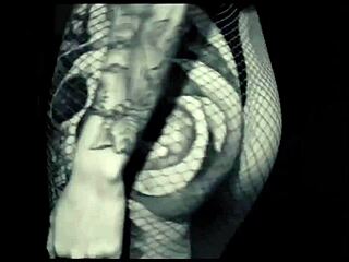 i show my pretty small 18+ feet