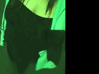 I enjoy showing off my curves while strolling outdoors