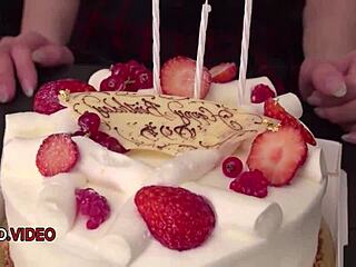 นักเรียนเอเชียนมโตธรรมชาติโดนเย็ดแรงในห้องเรียน