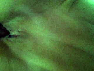 Veneco y Peruana Se Aman en Sesión Íntima con Detalles Peruanos