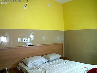 Novinha casada shares her sexy side.