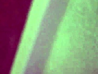 me grabo y se lo envio a mi tia gordibuena