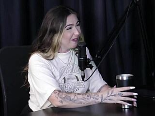 Sempre Gostou De Enviar Nudes Chamou O Professor