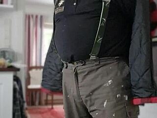 Hey Chris, strip off for me and let's get into some dirty talk right now.