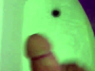 me grabo y se lo envio a mi tia gordibuena