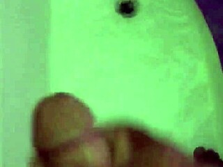 me grabo y se lo envio a mi tia gordibuena