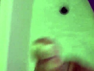 me grabo y se lo envio a mi tia gordibuena